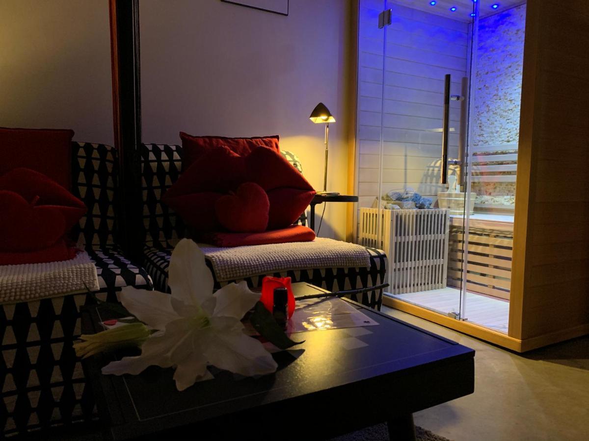 Apartamento Wellness Loft With Sauna, Jacuzzi, Roof Terrace & Amazing View Amberes Exterior foto
