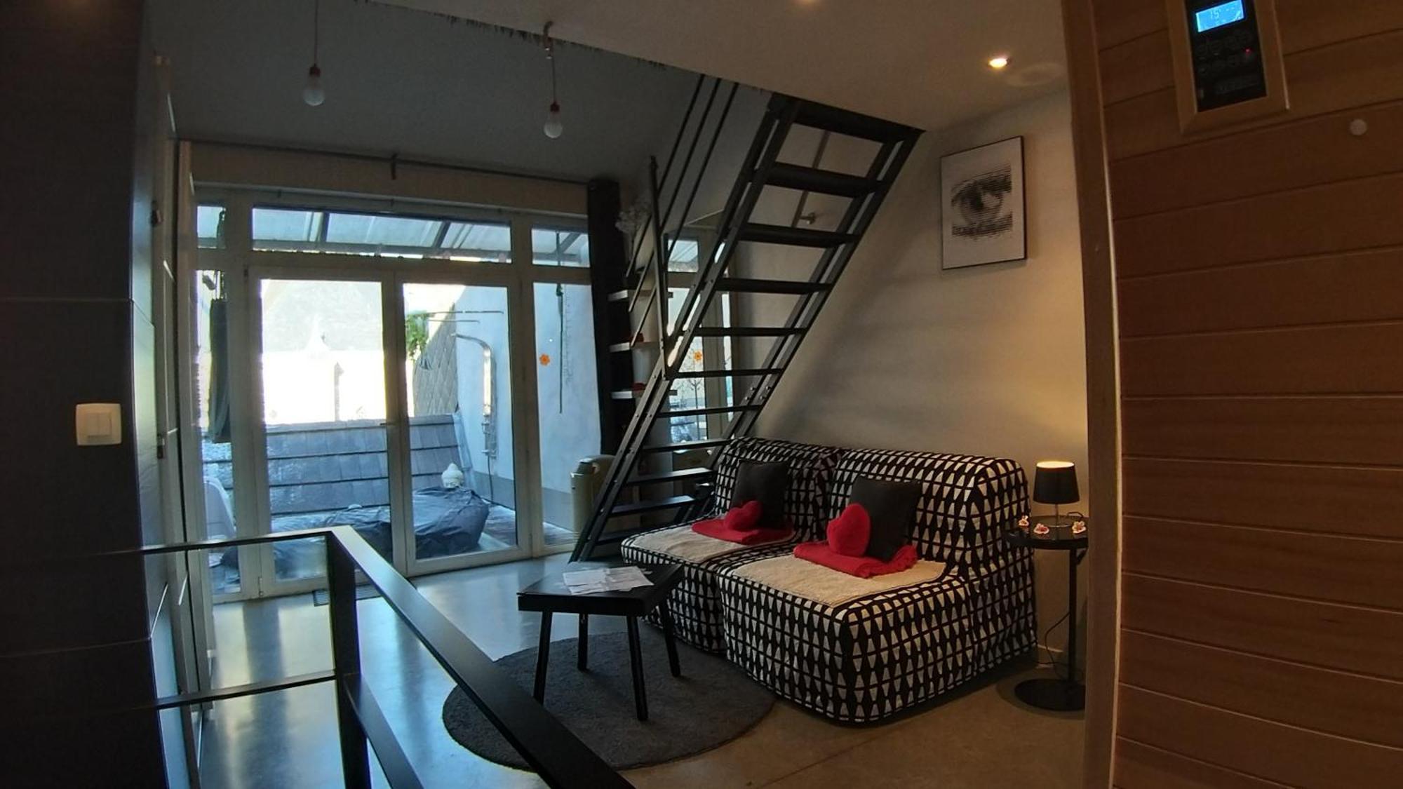 Apartamento Wellness Loft With Sauna, Jacuzzi, Roof Terrace & Amazing View Amberes Habitación foto