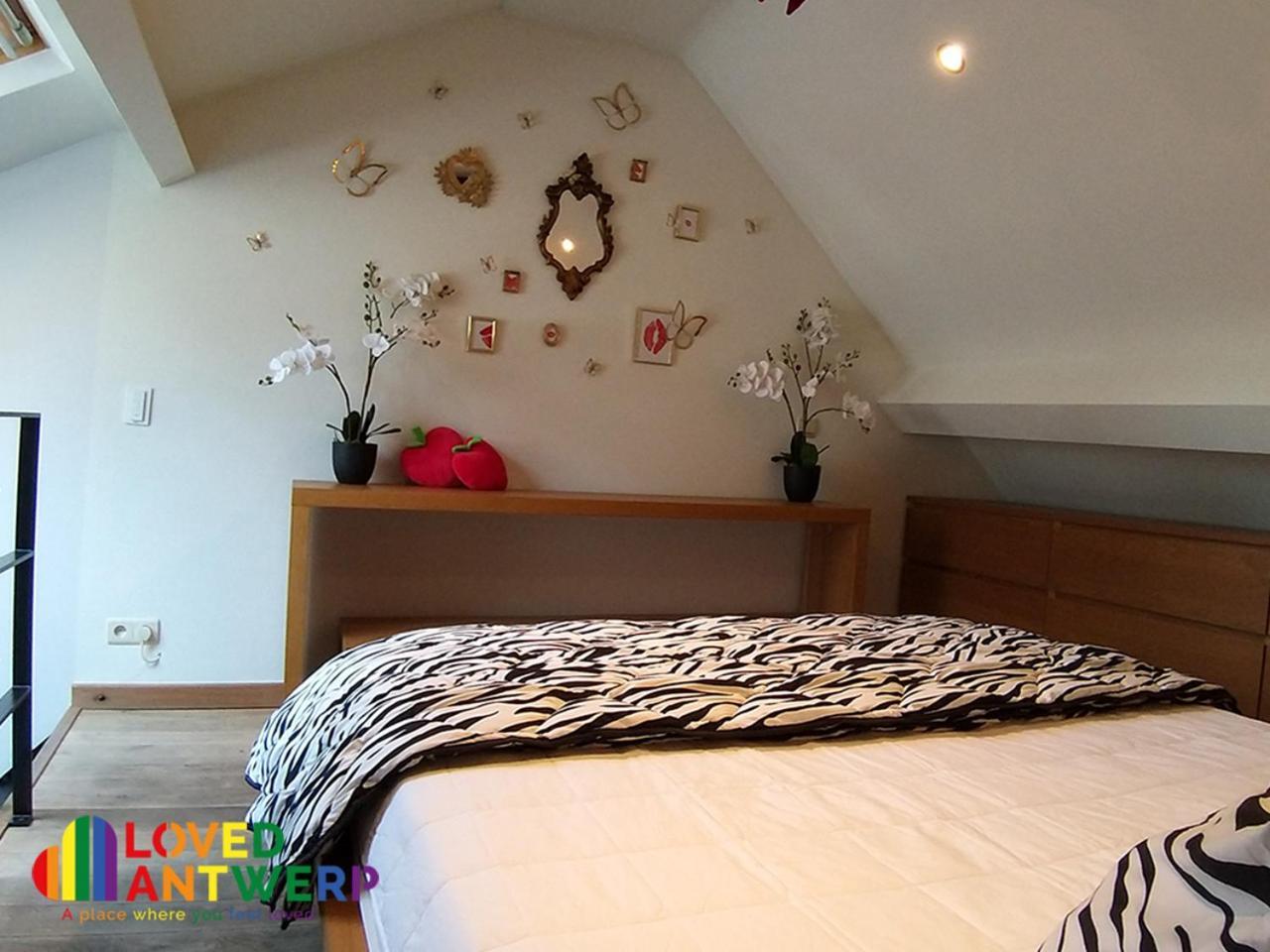 Apartamento Wellness Loft With Sauna, Jacuzzi, Roof Terrace & Amazing View Amberes Exterior foto